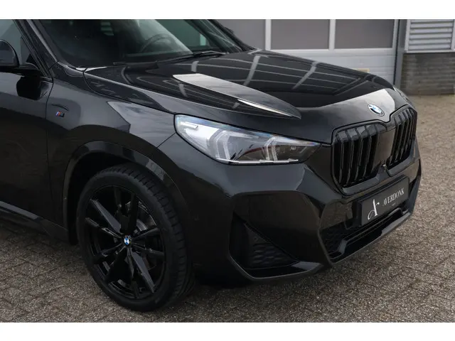 BMW X1 sDrive20i 170pk M-Sport Black Ed. 2023 Benzine 21