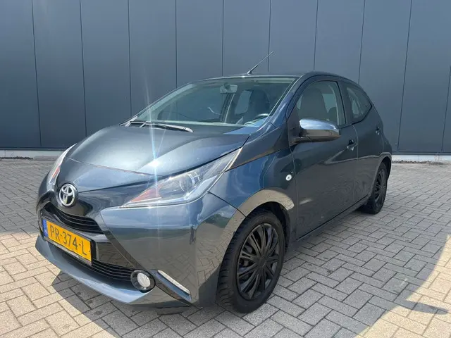 Toyota Aygo 1.0 VVT-i x-play 2017 Benzine