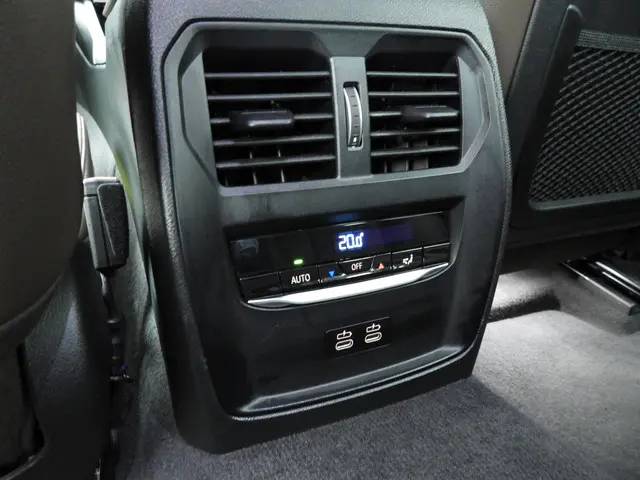 BMW 3 Serie Touring 320e 2023 Hybride Benzine 19