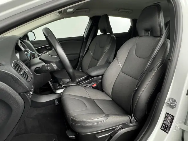 Volvo V40 Cross Country 1.5 T3 Edition+ 2018 Benzine 7
