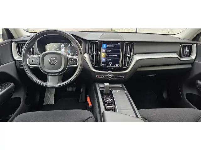 Volvo XC60 2.0 B4 Momentum 2021 Benzine 15