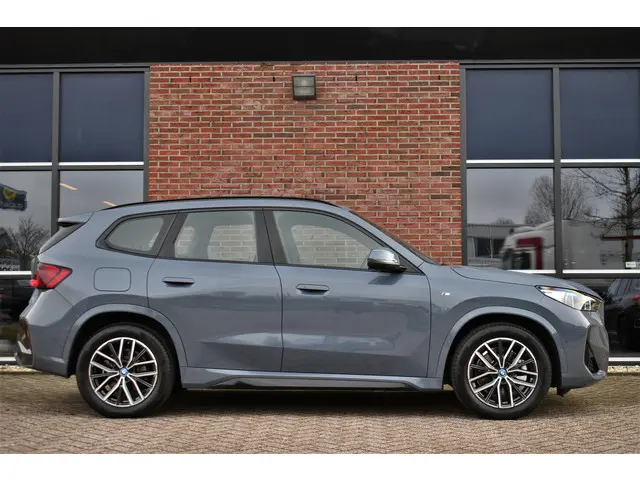 BMW X1 xDrive25e M-Sport 2024 Hybride Benzine 42