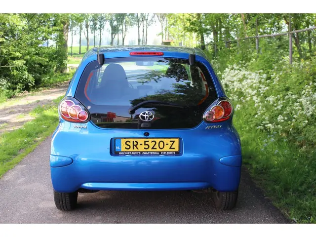 Toyota Aygo 1.0 VVT-i Comfort *LED *AIRCO 2013 Benzine 4