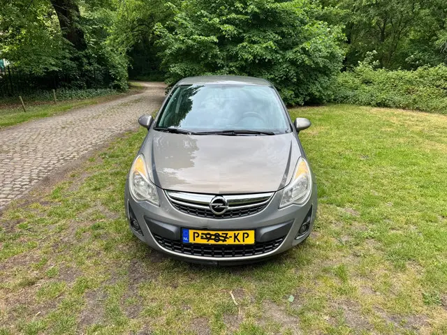 Opel Corsa 1.2-16V Anniversary Edition 2012 Benzine 1