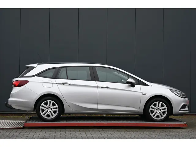 Opel Astra Sports Tourer 1.0 Online Edition 2017 Benzine 2