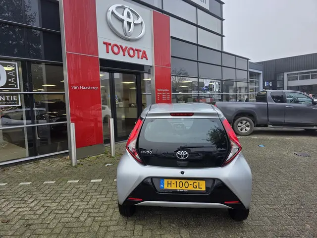 Toyota Aygo 1.0 VVT-i 5-Deurs X-Play 2020 Benzine 12