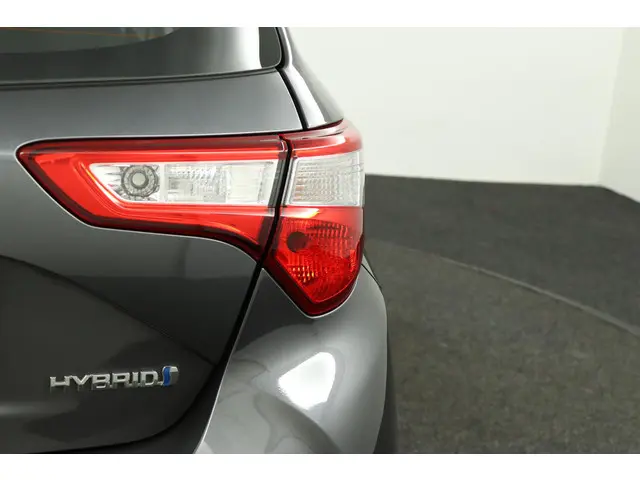 Toyota Yaris 1.5 Hybrid Active 2020 Hybride Benzine 37