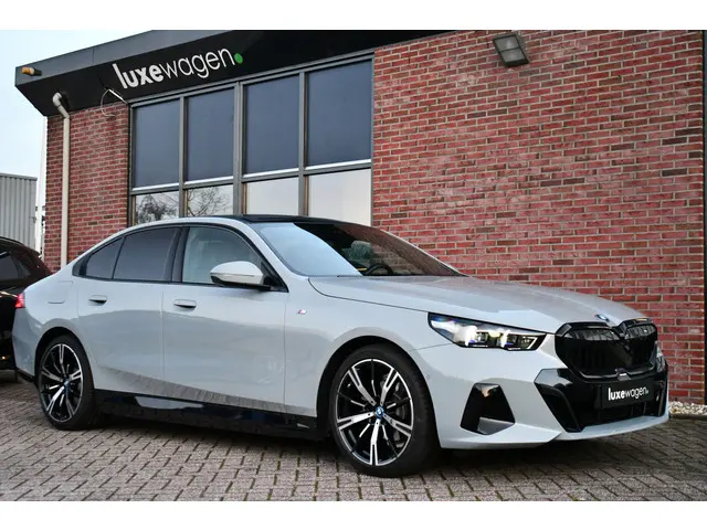 BMW 5 Serie 530e M-Sport 2024 Hybride Benzine 5
