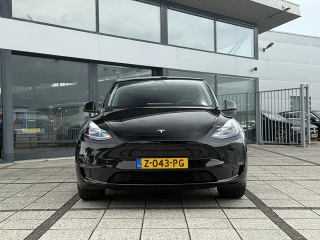 Tesla Model Y Long Range AWD Dual 2024 Elektrisch 8