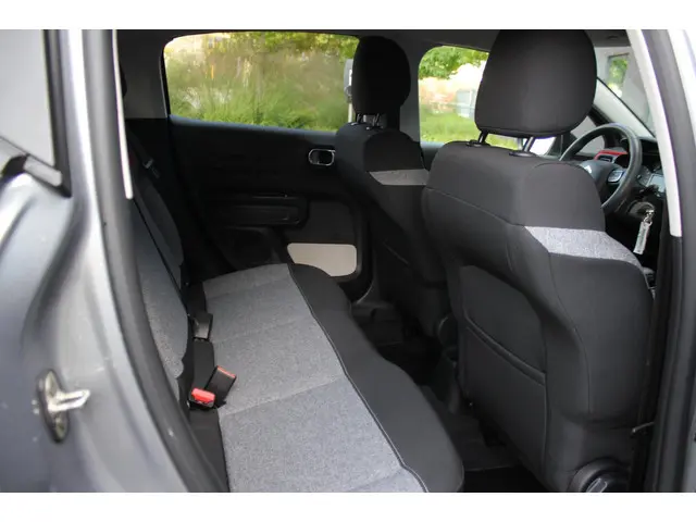 Citroën C3 1.2 PureTech C-Series 2021 Benzine 17