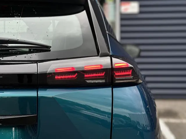 Peugeot 2008 1.2 PureTech 100 Style 2025 Benzine 8