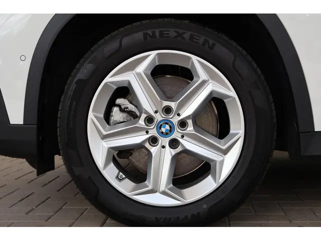 BMW X1 xDrive30e 2024 Hybride Benzine 6