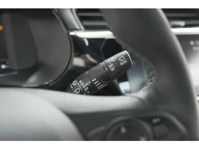 Opel Corsa 1.2 Turbo 100 Ultimate 2023 Benzine 35