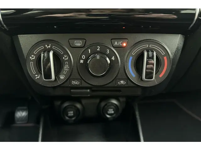 Suzuki Swift 1.2 Select Smart Hybrid 2020 Benzine 26