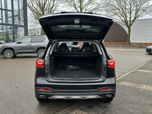 MG EHS 1.5 TGDI Luxury 2023 Hybride Benzine 8