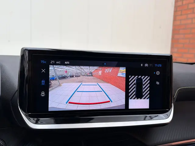 Peugeot 2008 Hybrid 136 GT 2024 Hybride Benzine 15