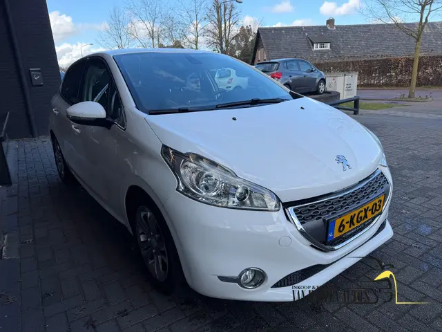 Peugeot 208 1.6 VTi Allure / apk 3-2027 2013 Benzine 3