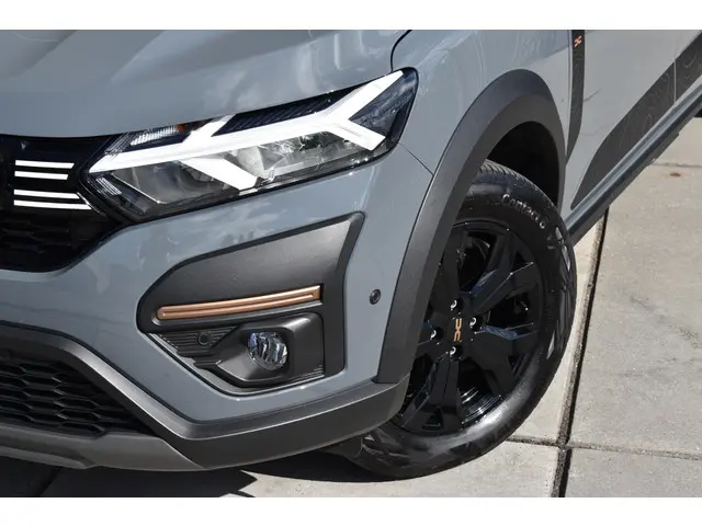 Dacia Jogger Hybrid 140 Extreme 2024 Hybride Benzine 6