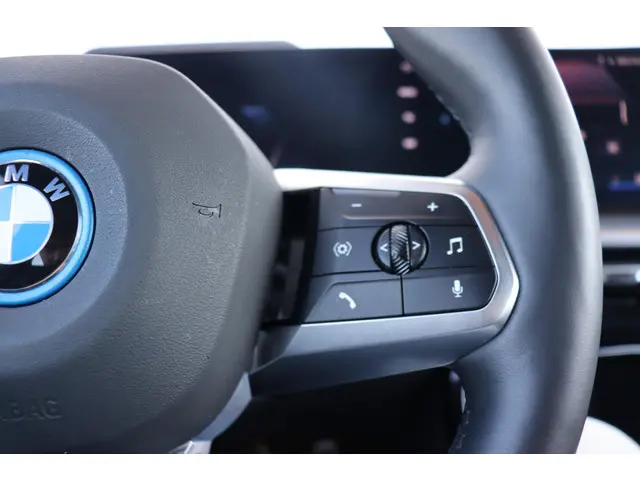 BMW iX1 xDrive30 67 kWh 2024 Elektrisch 17