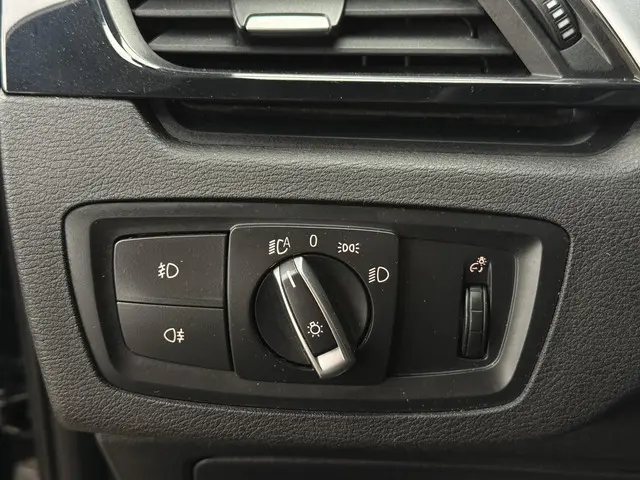 BMW X1 sDrive18i Centennial Executive 2017 Benzine 28