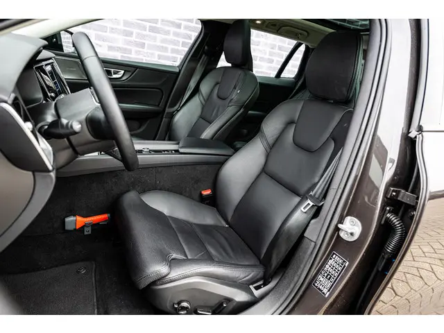 Volvo V60 2.0 B3 Plus Dark 2023 Benzine 6