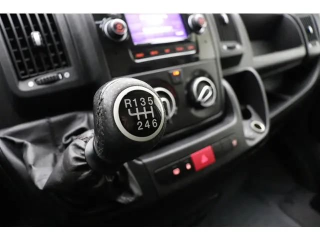 Peugeot Boxer 330 2.2 BlueHDi L1H1 Premium 2020 Diesel 20