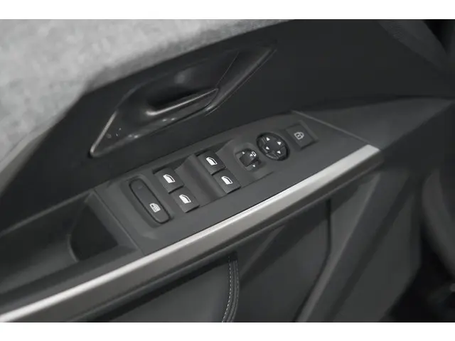 Peugeot 5008 1.2 Hybrid 136 Allure 2025 Hybride Benzine 21