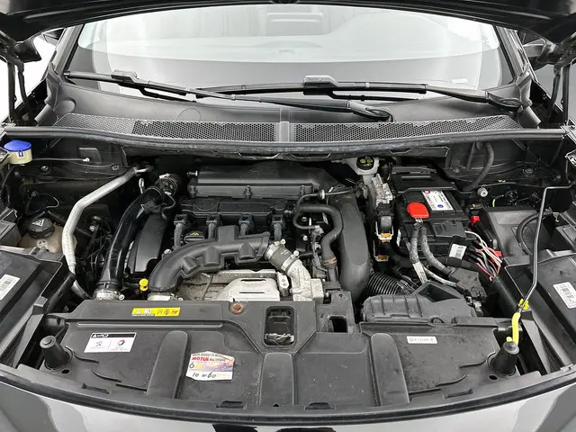 Peugeot 3008 1.6 e-THP Blue Lease Premium 2018 Benzine 16