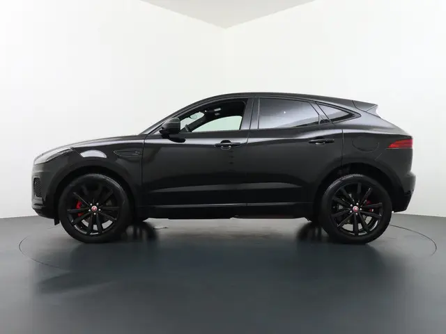 Jaguar E-PACE 1.5 P300e AWD R-Dynamic 2023 Hybride Benzine 4