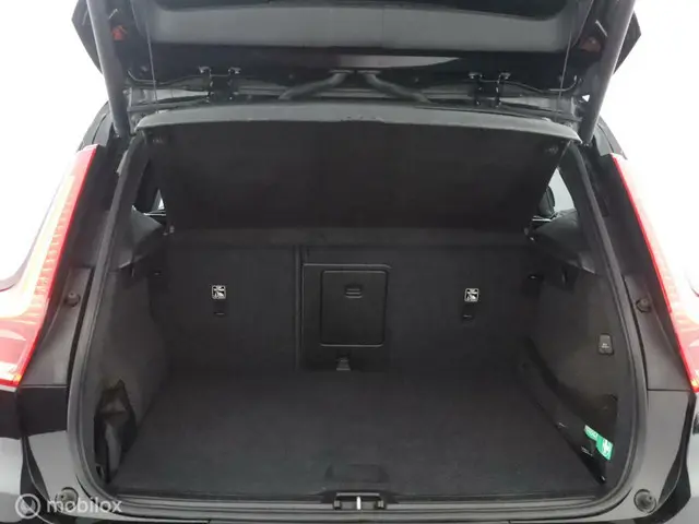 Volvo XC40 1.5 T3 Mom |Cam| stoelverw 2018 Benzine 16