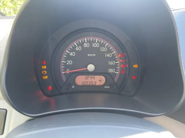 Nissan Pixo 1.0 Look 2012 Benzine 11