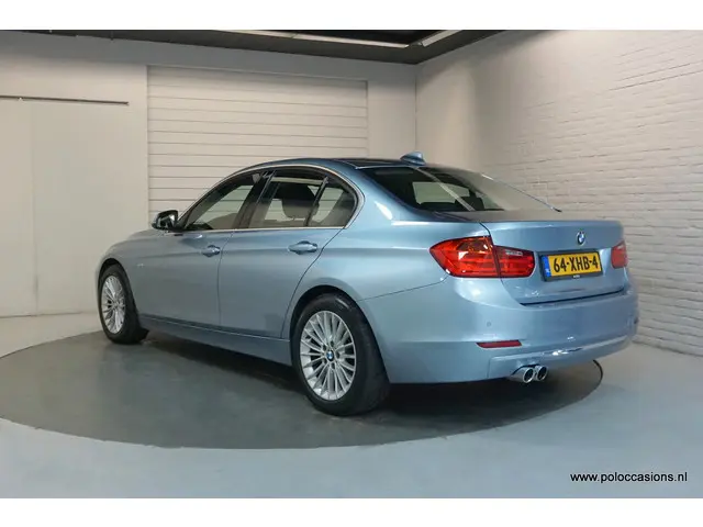 BMW 3 Serie 320i 2012 Benzine 4