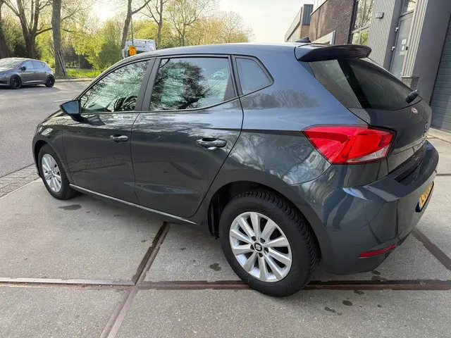 SEAT Ibiza 1.0 TSI Flex 2021 Benzine 4