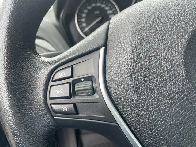 BMW 1 Serie 118i High Executive 2013 Benzine 7