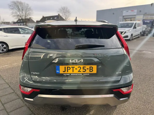 Kia Niro 1.6 GDi Hybrid DynamicLine 2025 Hybride Benzine 6
