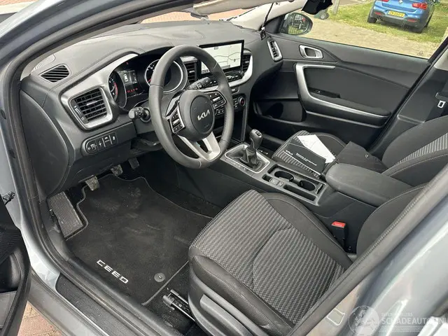 Kia Ceed 1.0 T-GDI DYNAMICLINE 2025 Benzine 11