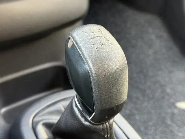 Citroën C4 Cactus 1.2 PureTech Business 2017 Benzine 32