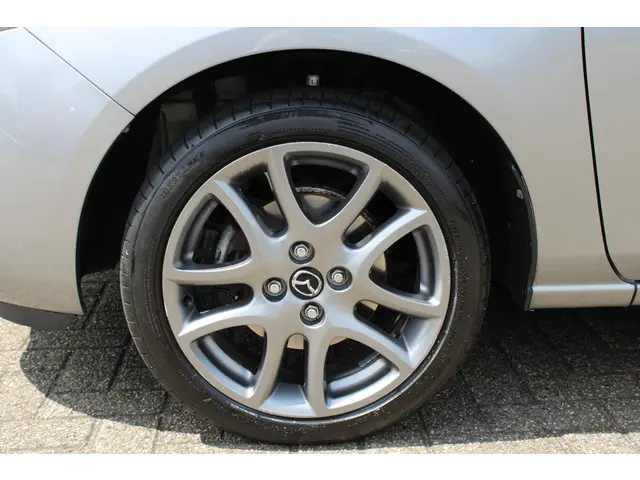 Mazda 2 1.3 Navigator GT 2012 Benzine 12
