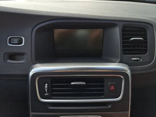Volvo V60 T3 200pk Momentum Automaat 2012 Benzine 24