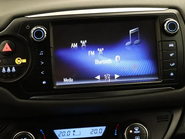 Toyota Yaris 1.5 Hybrid Aspiration 2015 Hybride Benzine 33