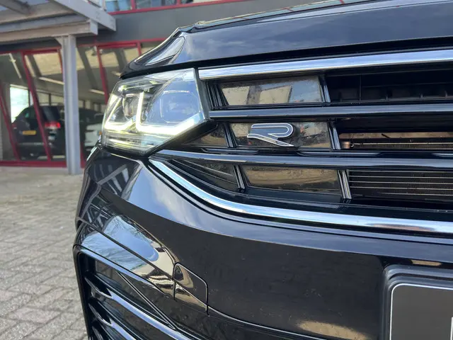 Volkswagen Tiguan 1.5 TSI R-Line Business+ 2023 Benzine 4