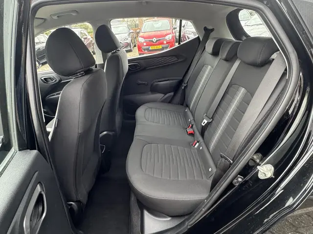 Hyundai i10 1.0 Comfort 5-zits 2022 Benzine 18