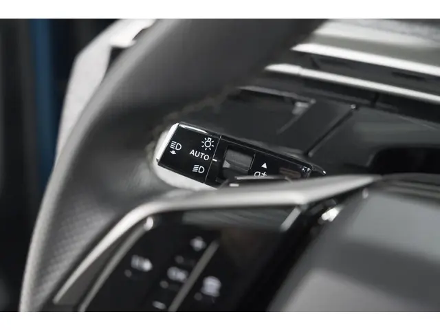 Peugeot 5008 1.2 Hybrid 136 GT 2025 Hybride Benzine 35