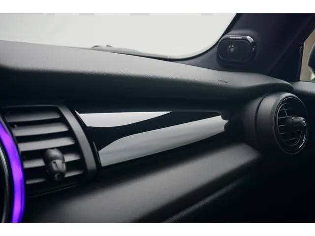 MINI 3-Deurs Cooper S 2020 Benzine 12