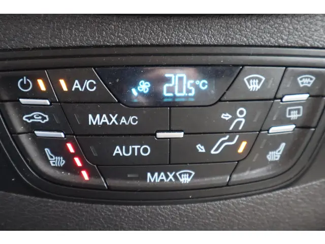 Ford Tourneo Courier 1.0 Titanium 2016 Benzine 27