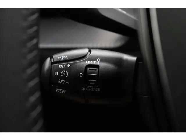 Peugeot 208 1.2 PureTech Allure Pack 2022 Benzine 29