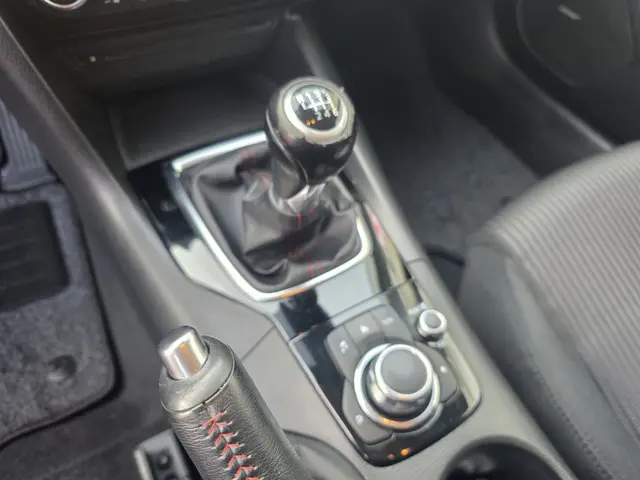 Mazda 3 2.0 TS+,head-up,keyless,18inch,carplay 2014 Benzine 23