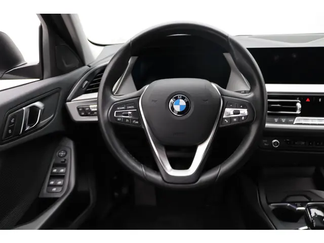 BMW 1 Serie 5-deurs 118i 2020 Benzine 7