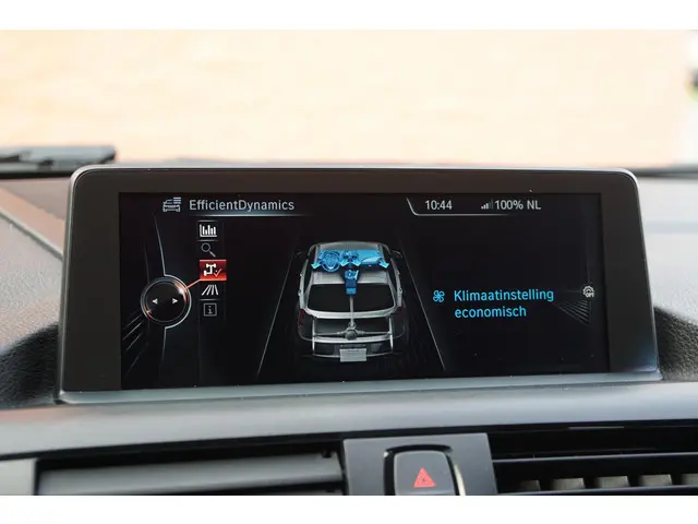 BMW 1 Serie 116d High Executive 2015 Diesel 32