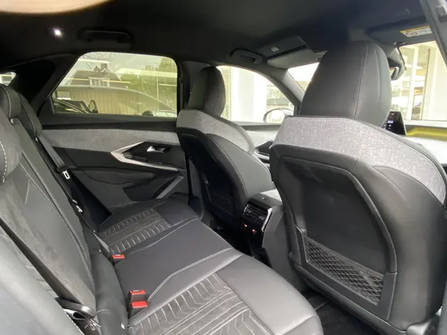 Peugeot 3008 Hybrid 136 GT 2025 Hybride Benzine 20